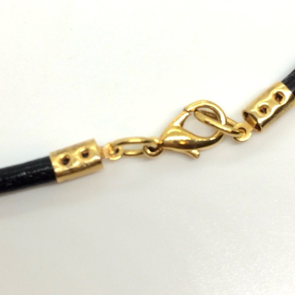 3/$30 MODERNIST FAUX LEATHER CORD ART GLASS FLOWER MOTIF PENDANT NECKLACE BOHO - Picture 13 of 13